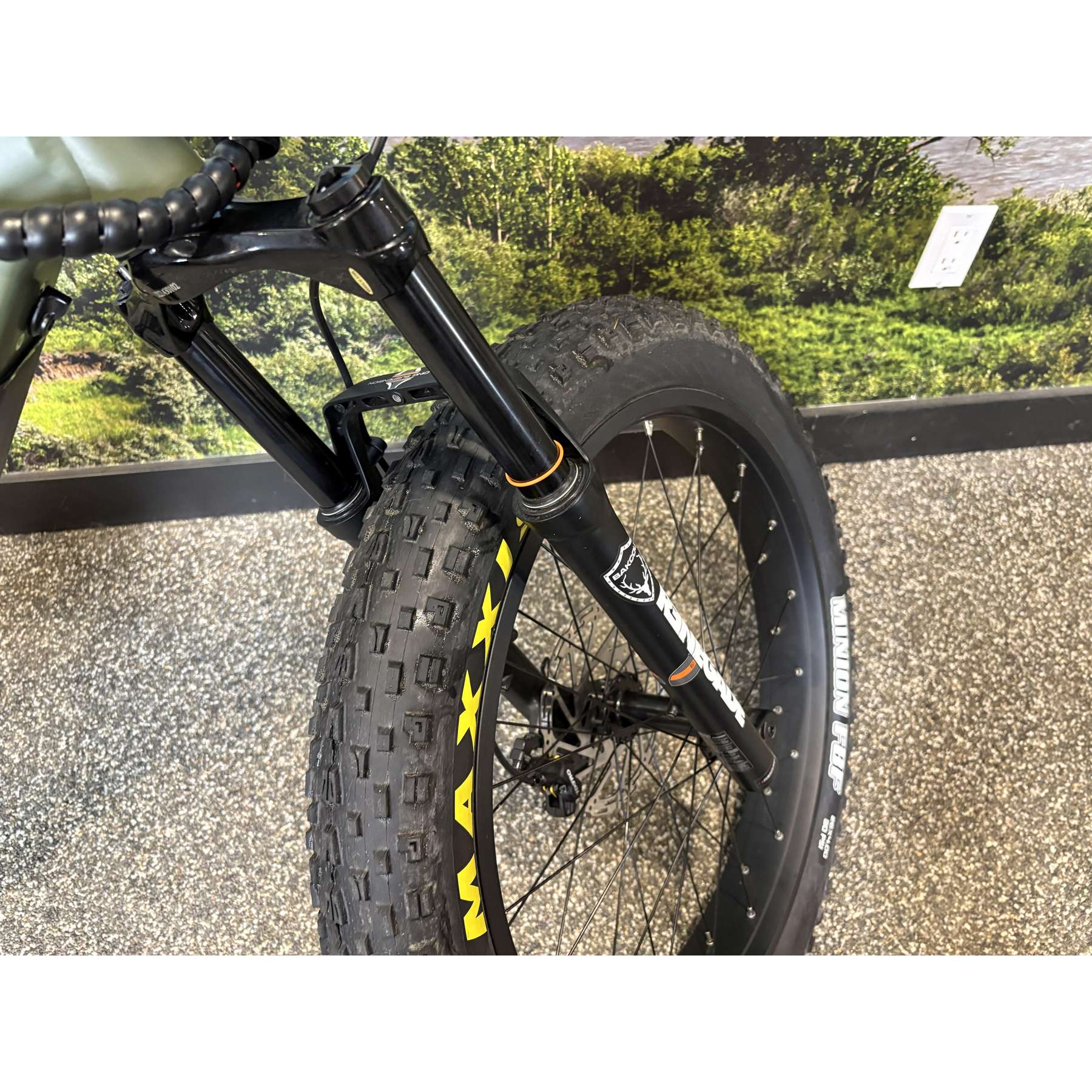 Scout 19" Frame 21AH Matte Army Green Showroom Special