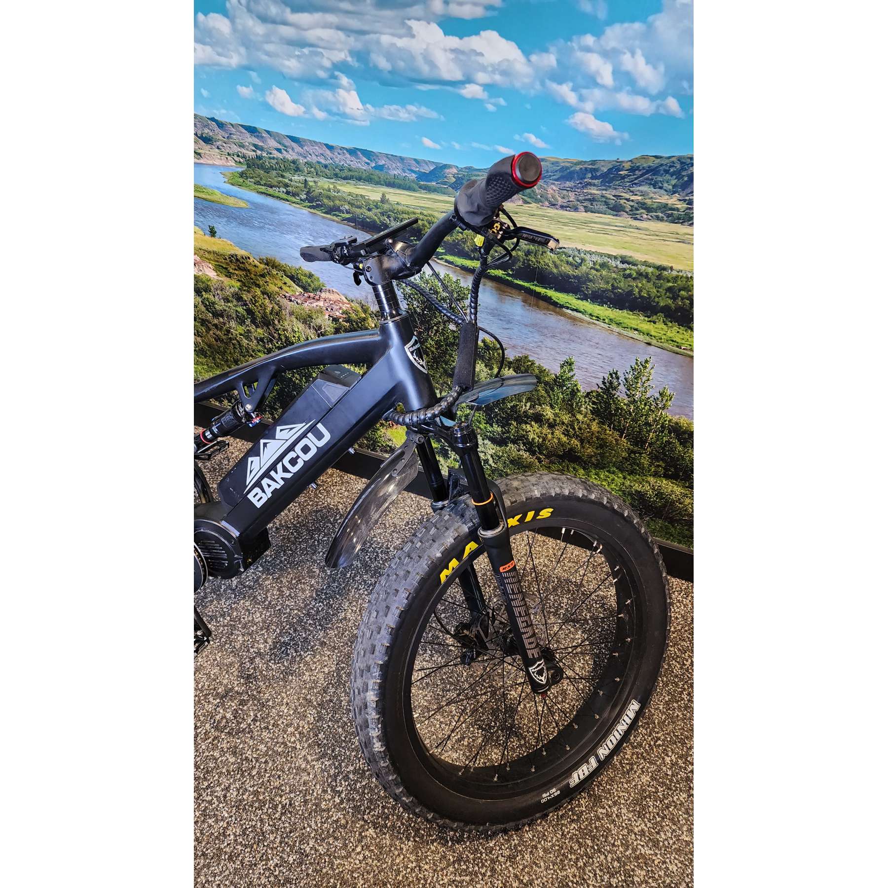 Storm Jager 17" Medium Frame 25AH Matte Black Demo Special
