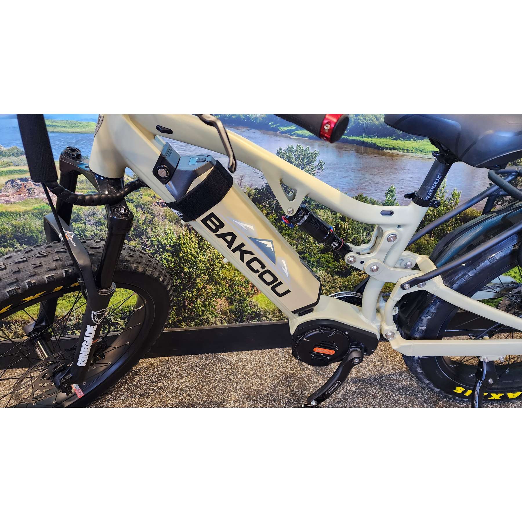 Storm 17" Medium Frame 21AH Matte Desert Tan Demo Special