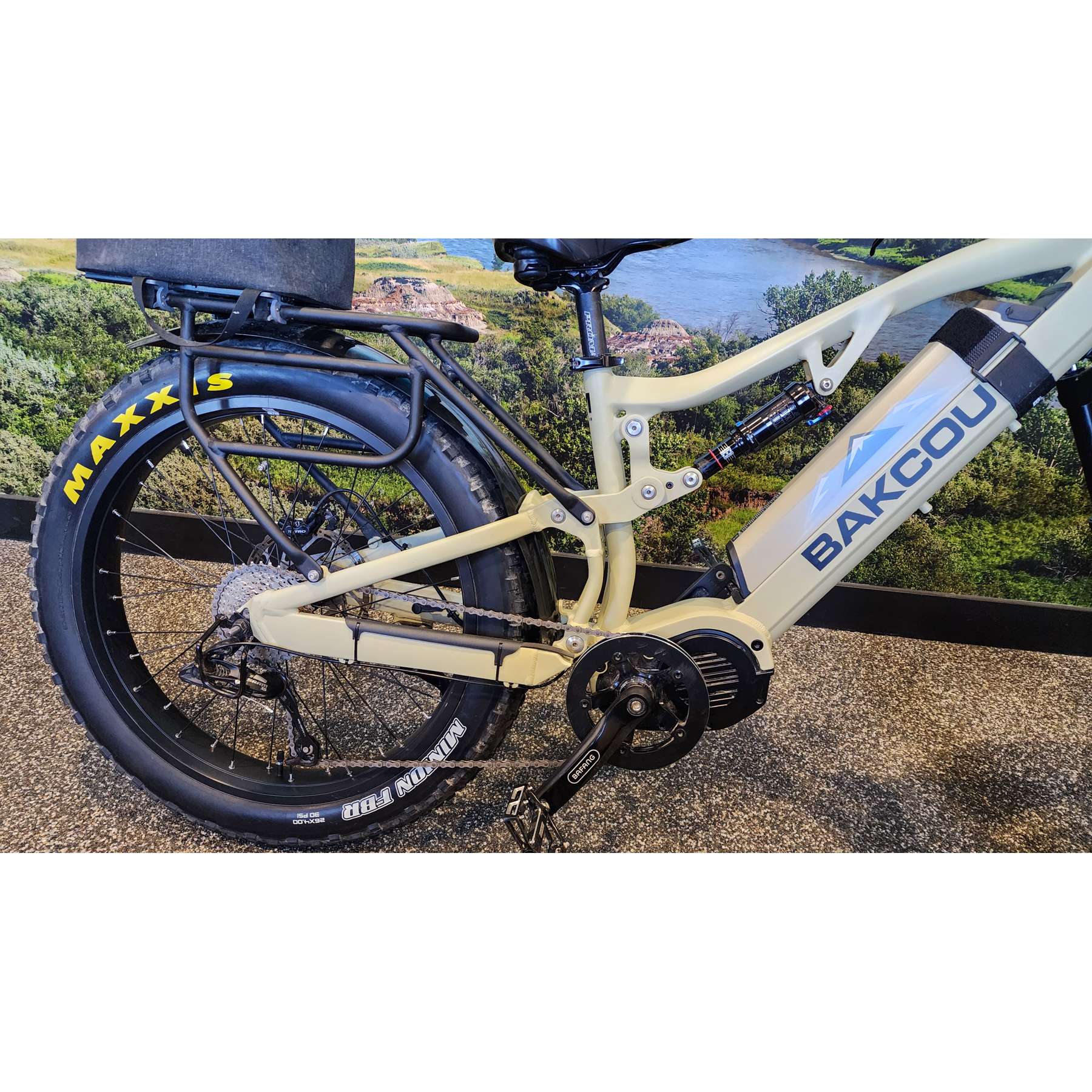 Storm 17" Medium Frame 21AH Matte Desert Tan Demo Special